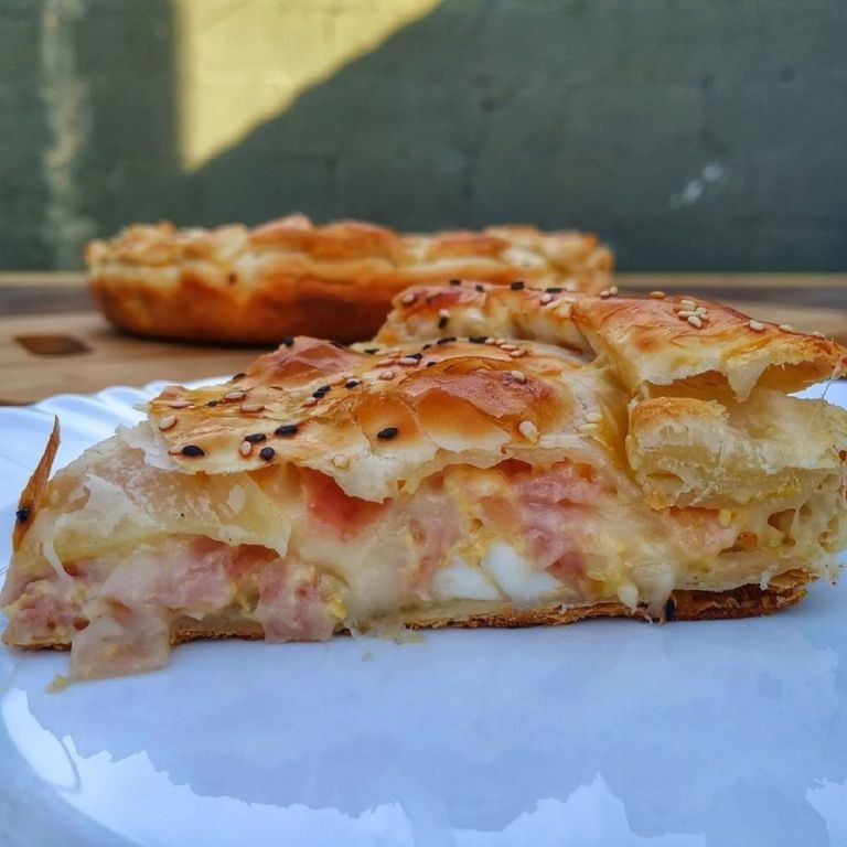Tarta de jamón y queso